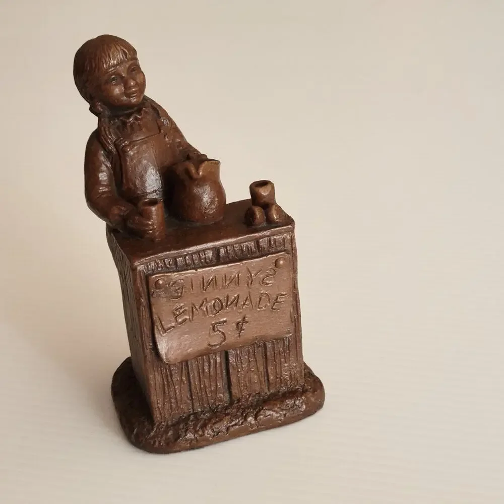 Vintage Lemonade Stand 5c Girl selling lemonade figurine. Made in USA